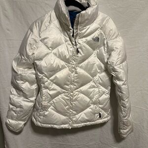 The North Face Women’s White Puffer Jacket Size M